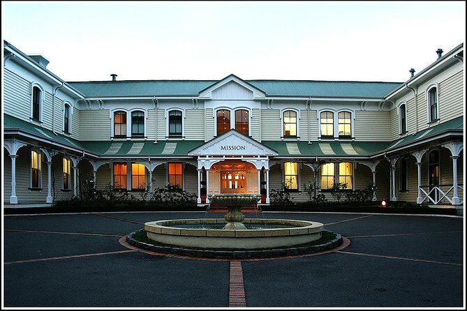 Small group - Napier Premium Wineries+ Beer tour -5.0 - 5.5 hours - Guides, Group Size, and Why You’ll Probably Enjoy the Whole Day