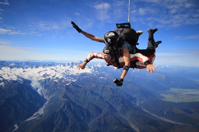 Tandem Skydive 10,000ft from Franz Josef - Why 10,000-Foot Tandem Jumping Works So Well in Franz Josef