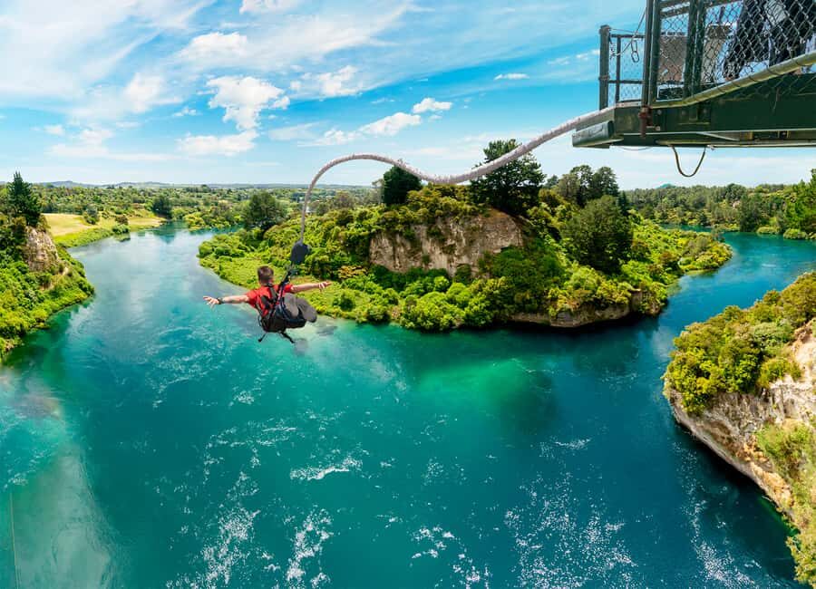 Taupō: AJ Hackett Taupō Bungy - NZ's Highest Water Touch! - 47 meters, solo or tandem, and the three jump styles you can choose