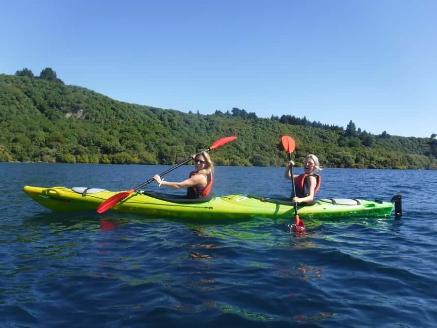 Taupo: Maori Rock Carvings Kayaking Tour - The paddle back: how long it takes and what windy days feel like