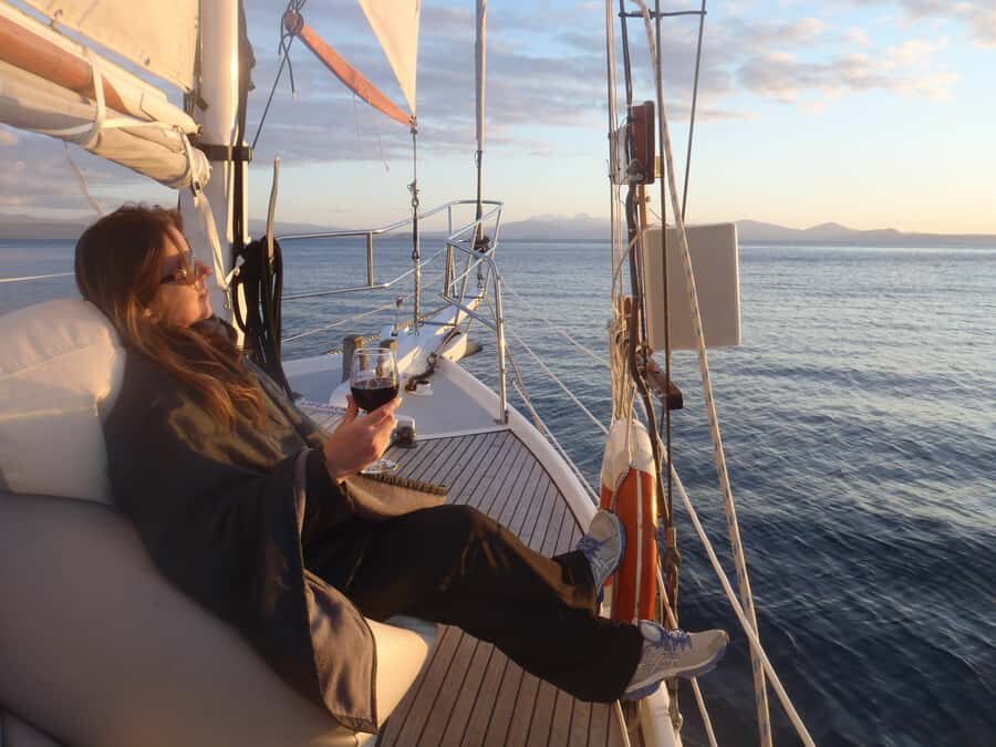 Taupō: Sail Barbary Eco Sailing to the Maori Rock Carvings - Mine Bay Māori rock carvings: what to look for and how to enjoy the stop