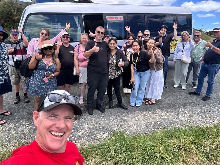 Tauranga City & Scenic Sightseeing 2-hour Local Tour - Driver and onboard commentary: why the bus feels more like a guided walk