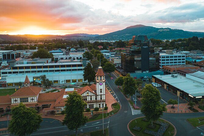 Tauranga Private Excursion: Rotorua -Te Puia-Geysers & Kiwi's - Government Gardens: quick heritage time without turning the day into a museum marathon