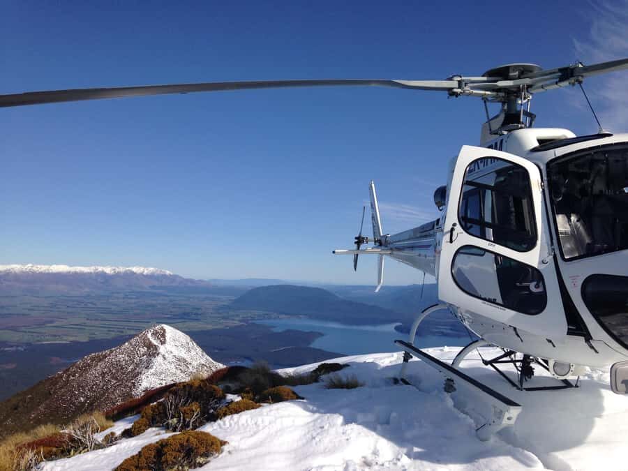 Te Anau: 30-Minute Fiordland National Park Scenic Flight - Pilot commentary in English: using the sky like a map