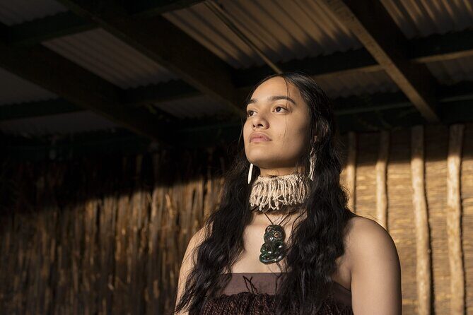 Te Pā Tū Evening Cultural Experience - Private Tour from Auckland - Te Pā Tū: The Evening Show You Actually Plan Your Day Around