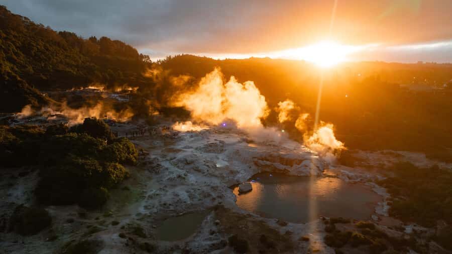 Te Puia: Te Pō Indigenous Combo - Tour, Dinner + Haka - Key things to know before you go