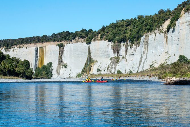 The Awesome Scenic Rafting Adventure - Full Day Rafting on the Rangitikei River - The riverside picnic lunch and why breaks matter on rafting days