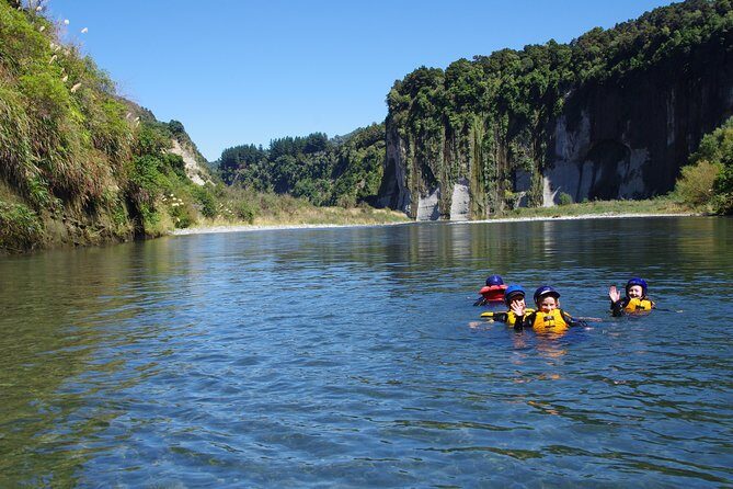The Awesome Scenic Rafting Adventure - Full Day Rafting on the Rangitikei River - Gear that’s actually useful (and what you’ll likely wear)