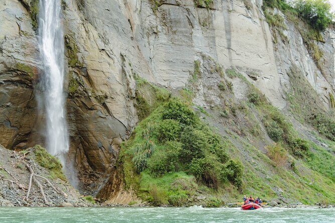 The Boulders Scenic Half Day Float on the Rangitikei River - The Whitecliffs Boulders Stop: Lunch, Walking, and Time to Look