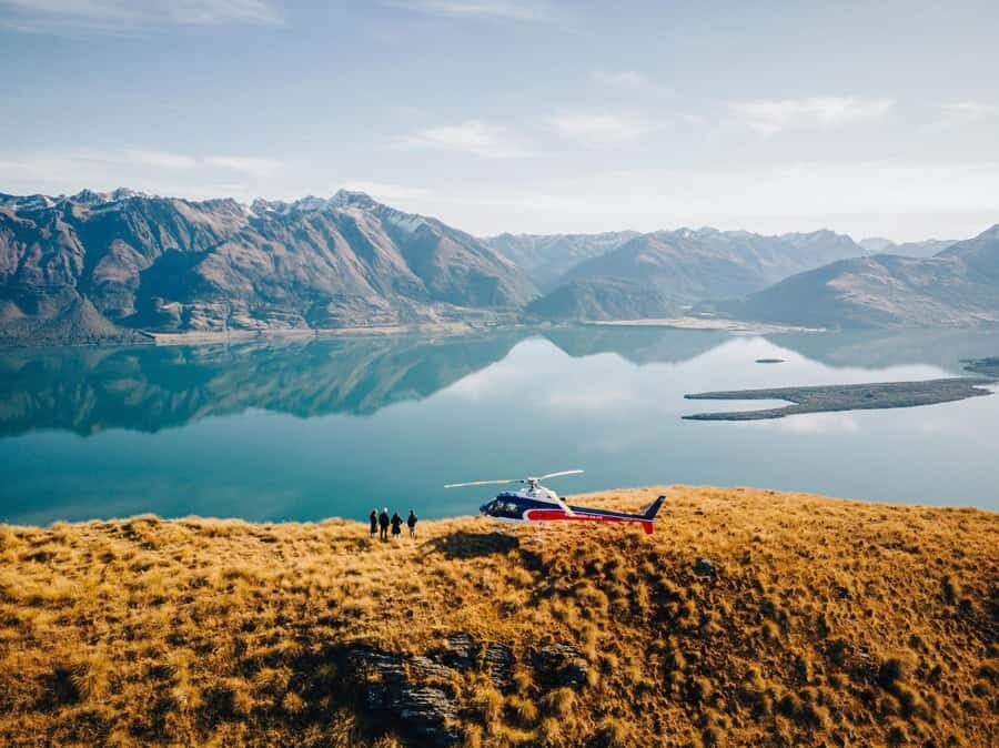The Grand Circle 35-Minute Helicopter Tour & Alpine Landing - Pilot commentary that actually helps you understand the view