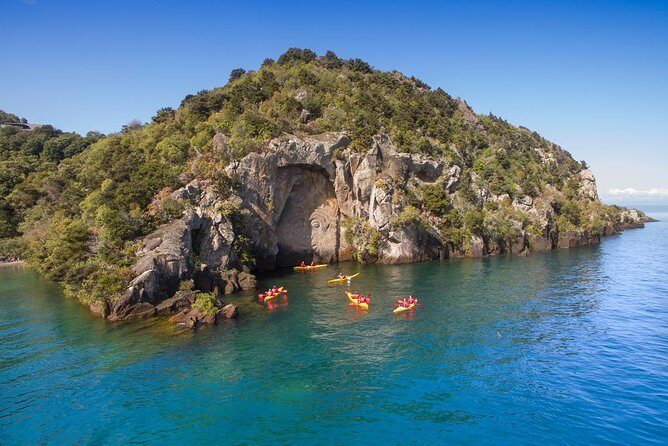 The Maori Carvings Half Day Kayak - Maori Rock Carvings: why this paddle is more than just a view