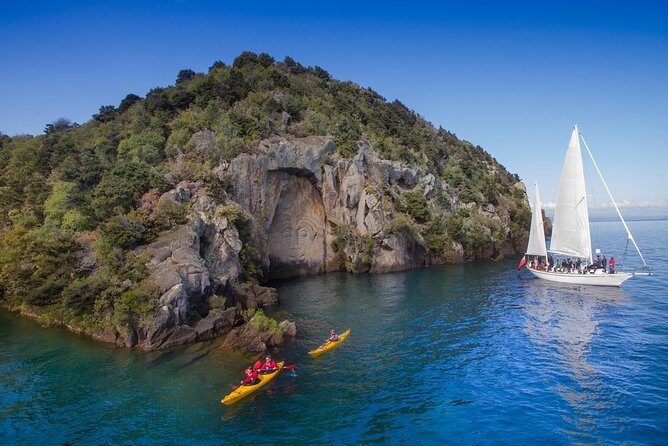 The Maori Carvings Half Day Kayak - Your 4-hour route on Lake Taupo: lesson, shoreline, carvings, and the swim option