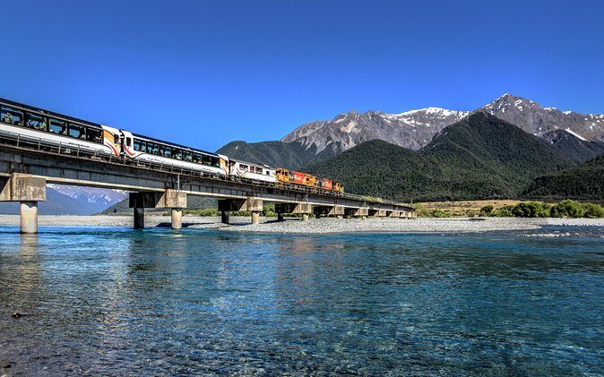 TranzAlpine Train Journey from Greymouth to Christchurch - Getting on the Train in Greymouth: a smooth start and an easy seat plan