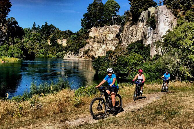 Volcanic Rotorua Day Trip from Auckland - Lake Rotorua and Government Gardens: quick views that refresh your brain