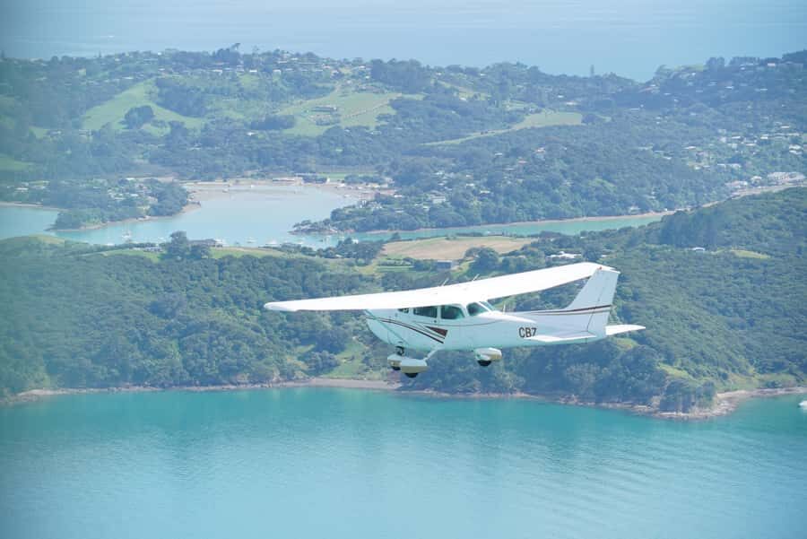 Waiheke Island: 30-Minute Scenic Flight - Pre-flight briefing: the wall map moment