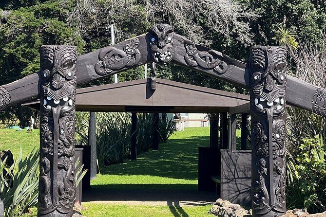 Waiheke Island History and Heritage Tour - Getting your bearings: Oneroa and island orientation views