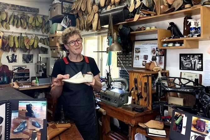 Waiheke Island Private Art Tour - Stop 2: Gabriella Lewenz Studio Gallery and a truly international background