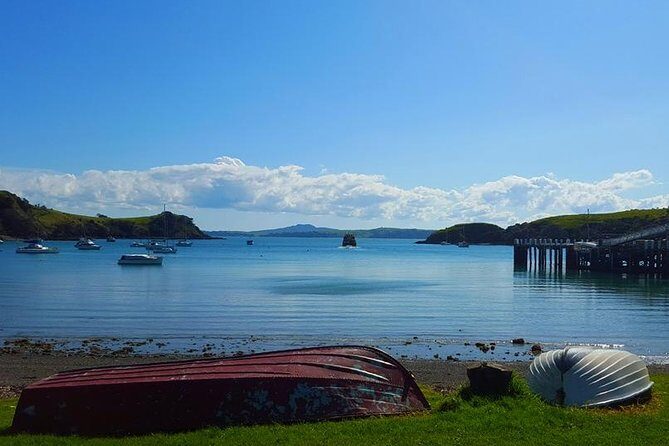 Waiheke Island Private Art Tour - Stop 4: Space Art Gallery collective in Oneroa