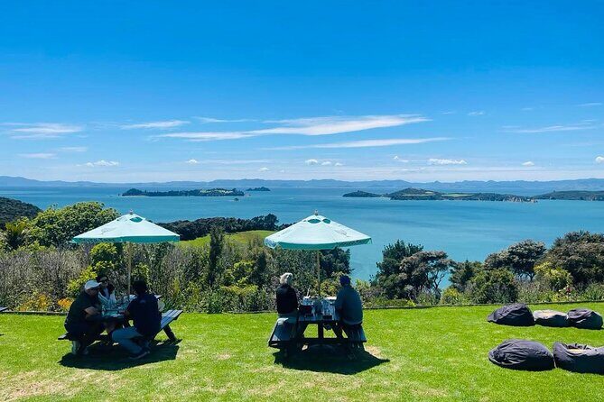 Waiheke Island Wine Tour with Tastings & Gourmet Beachfront Lunch - Stop 2: Three Seven Two beach lunch in Onetangi