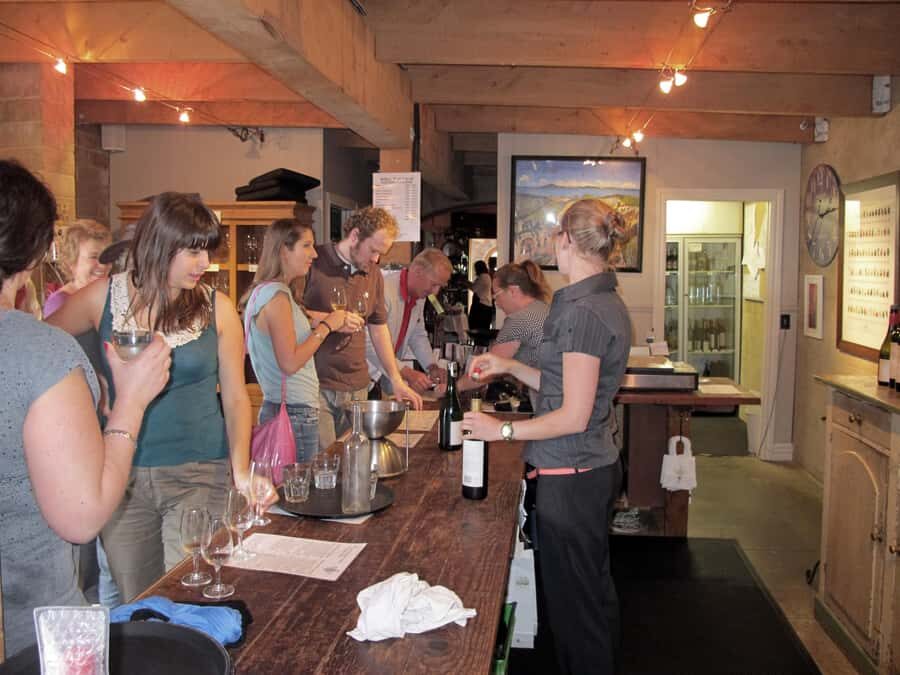 Waiheke Island Wine Tours - PREMIUM Wines - Max 11 clients ! - Getting to the right ferry and meeting your guide