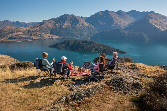 Wanaka 4x4 Explorer The Ultimate Lake and Mountain Adventure - Guide Stories: Otago Pioneer Life and Gold Rush Details on the Move