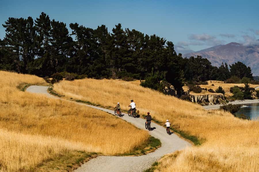 Wānaka: Gladstone Track and Wanaka Trails on Bike or eBike - Bikes, route support, and weather-ready habits