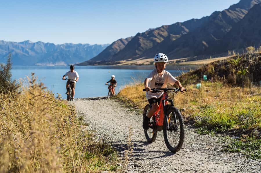 Wānaka: Gladstone Track and Wanaka Trails on Bike or eBike - Shuttle to Hāwea plus the safety briefing that sets you up