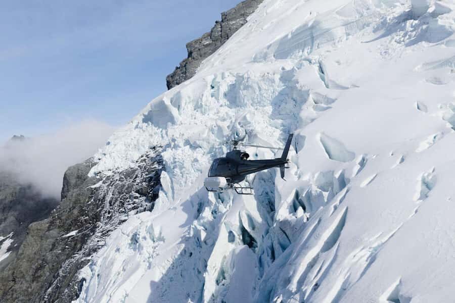 Wānaka: Heli Siberia - Helicopter Flight, Hike & Jet Boat - Helicopter time: 15 minutes above the Wilkin and Makarora