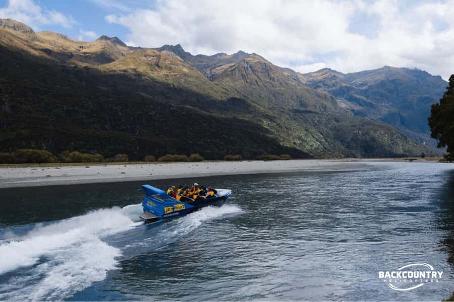 Wānaka: Heli Siberia Max - Helicopter Flight, Hike, Jet Boat - The 25-minute helicopter flight over Mt Aspiring country