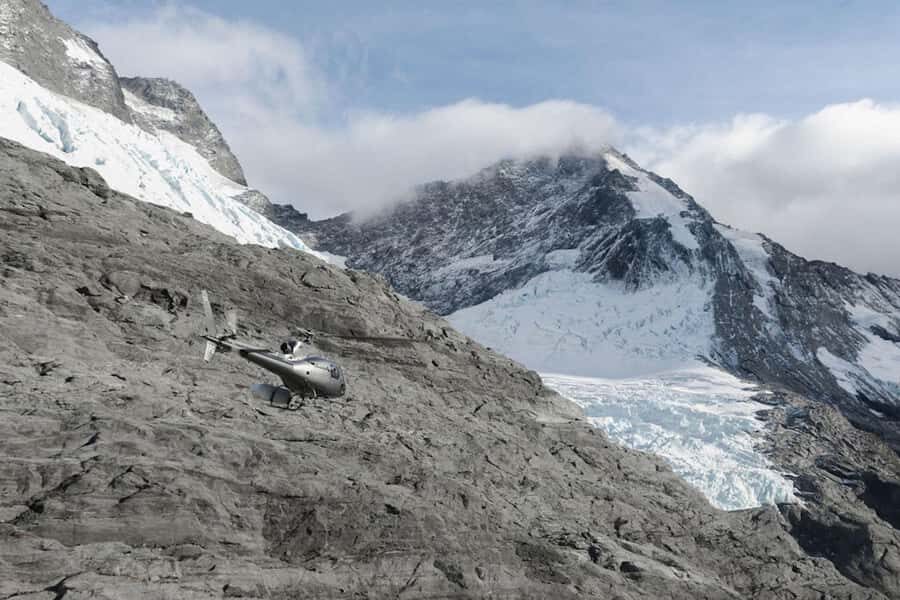 Wānaka: Heli Siberia Max - Helicopter Flight, Hike, Jet Boat - Siberia Valley self-guided hike: remote, scenic, and truly alpine