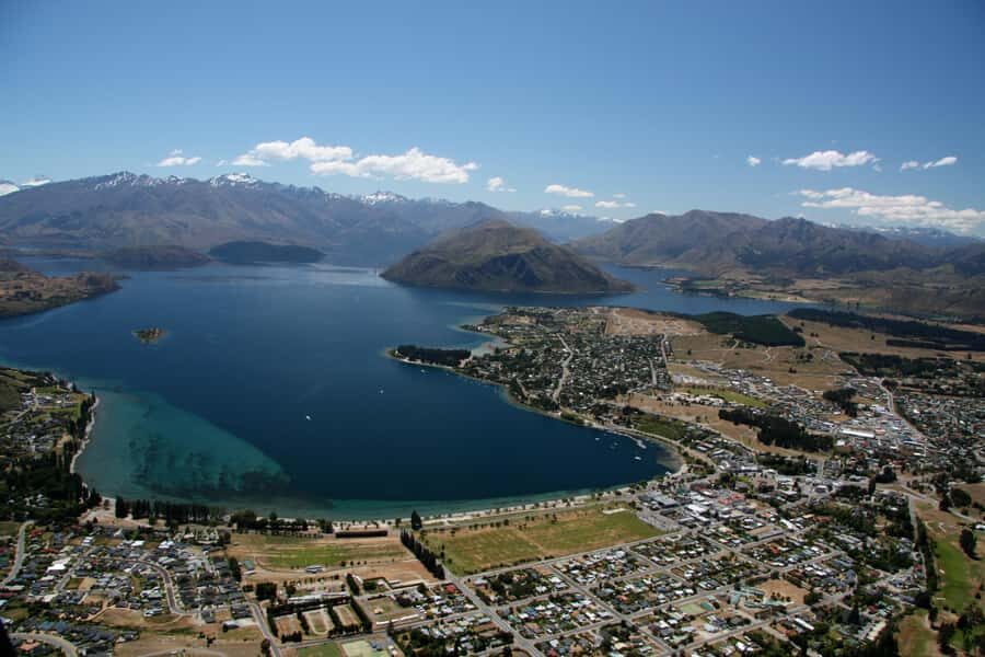 Wānaka: Helicopter Scenic Flight Wānaka Experience - Over Lake Wānaka: the view you can’t get the same way on foot