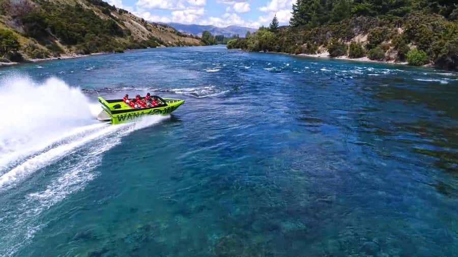 Wanaka: Jet Boat Ride on Clutha River - From Lake Wanaka to the Clutha: how the hour is paced
