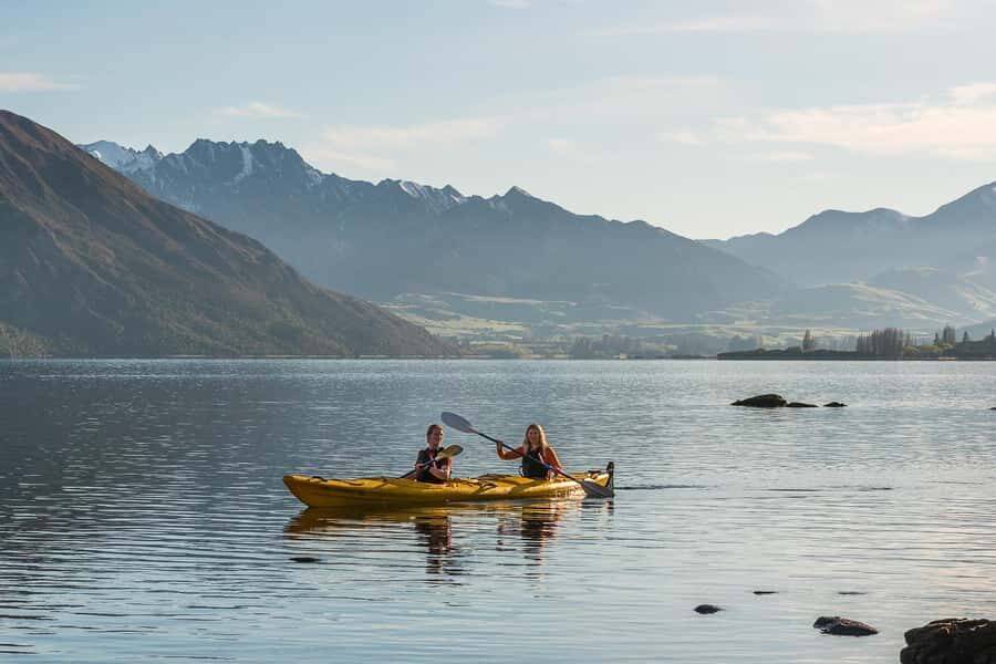 Wanaka: Lake Wanaka Guided Kayak Tour - Paddling comfort tips that actually help