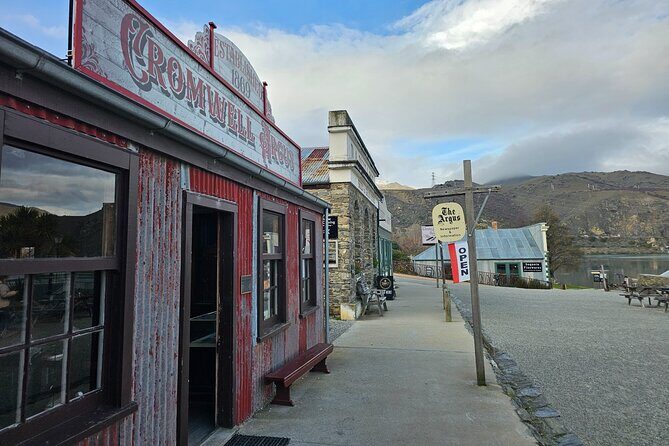 Wanaka Private Day Trip from Queenstown: TravelnGo - Optional Gibbston Valley winery time for Pinot Noir lovers