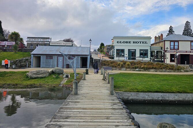 Wanaka Private Day Trip from Queenstown: TravelnGo - Arrowtown gold-rush charm and Cardrona roadside oddball stops