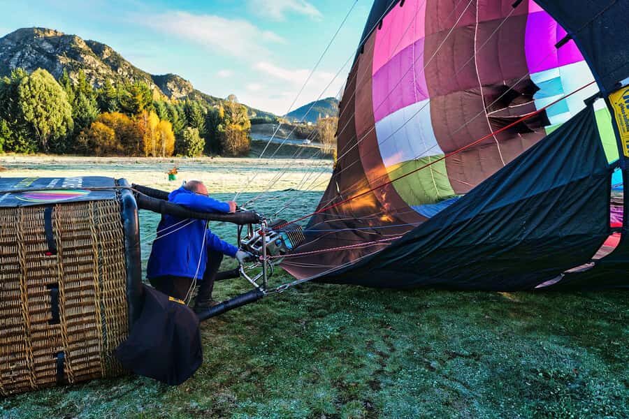 Wanaka: Scenic Hot Air Balloon Flight - 360° Panoramic Views and Unlimited Air Space Up to 9,500ft