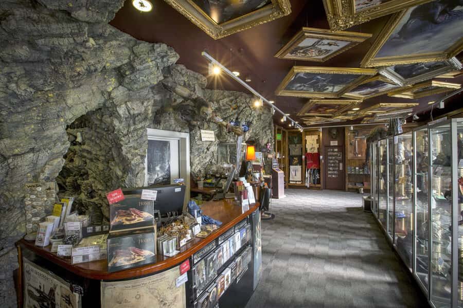 Wellington: Cave to Coast Highlights Guided Tour - Who this tour suits best (and who might want to skip it)