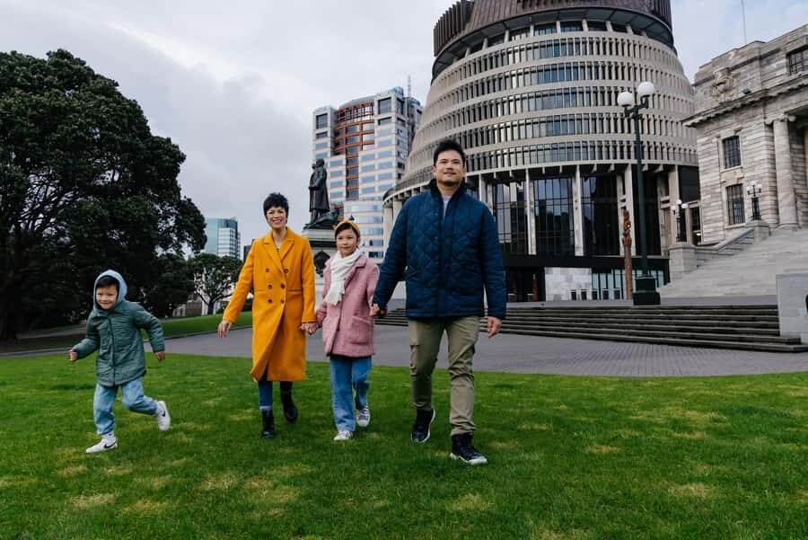 Wellington: Highlights Tour with a Local Guide - The first big viewpoint: 360-degree views and photo help