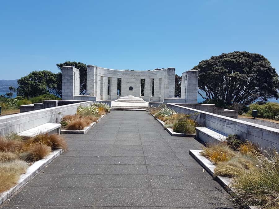 Wellington: Private Day Tour with Lunch - Red Rocks coastline and the seasonal seal colony stop