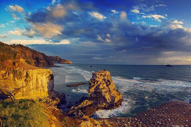 West Coast Discovery - Piha Beach or Muriwai Beach from Auckland - Weather rules and what to pack for the Auckland west coast