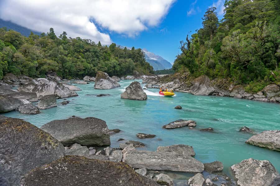 West Coast: Eco River Safari in UNESCO World Heritage Area - Getting set: Hannahs Clearing and the tour’s fast start