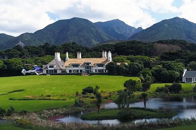 Wharekauhau Heli-lunch from Wellington - The four-course gourmet lunch with wine: what you should expect (and what to bring)